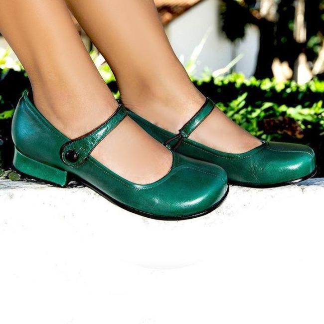 Women Vintage Closed Toe Low Heels Faux Leather Sandals