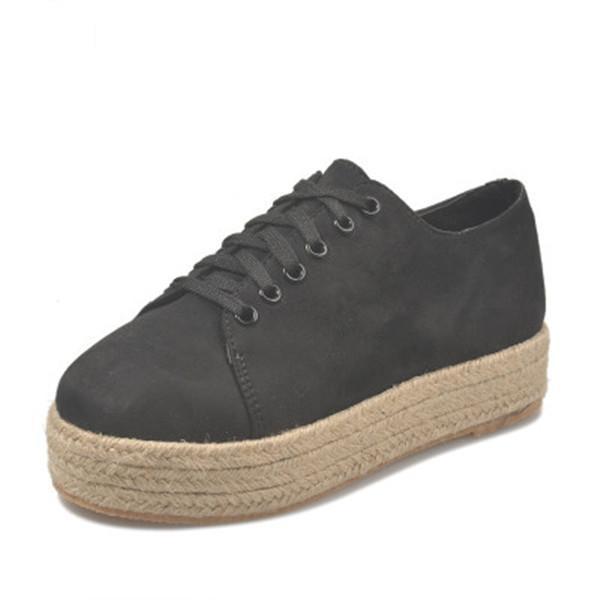 round toe sneakers