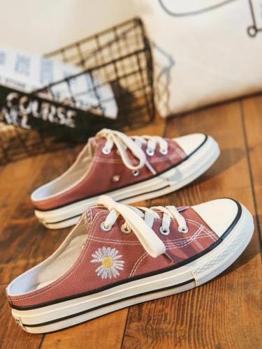 Flat Heel Lace-Up Holiday Daisy Canvas Sneakers