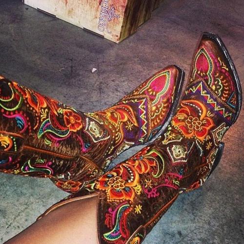 Slip-On Floral Pointed Toe Thread Boots