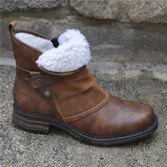 flat bottom boots