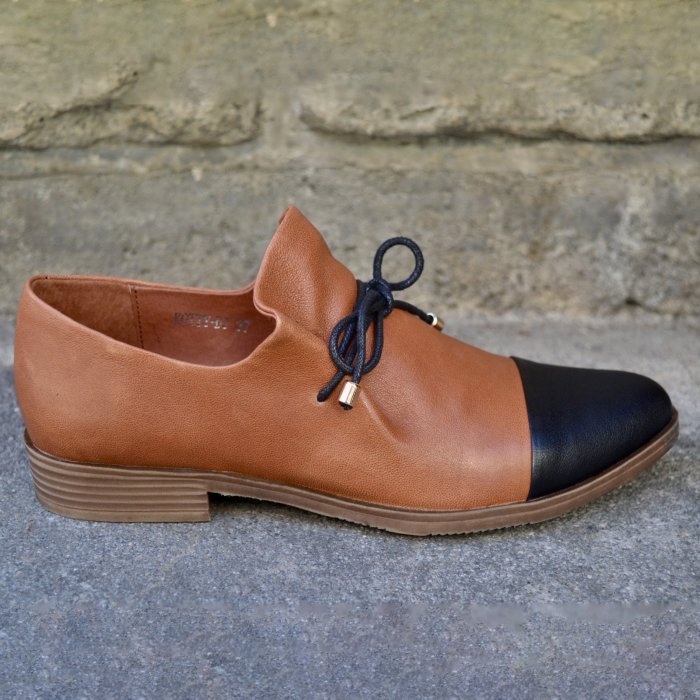 Leather Uppers Slip on Entry Shoes