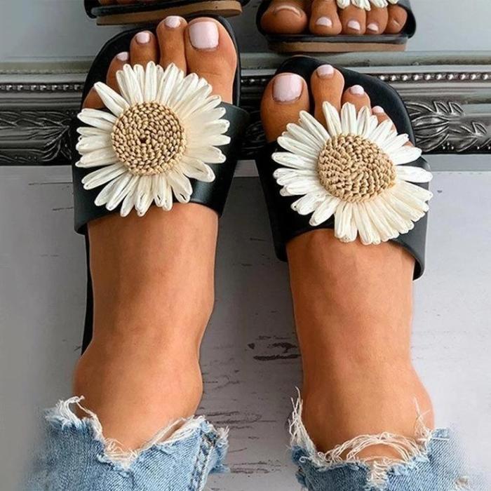Daisy Pattern Square Toe Flat Sandals