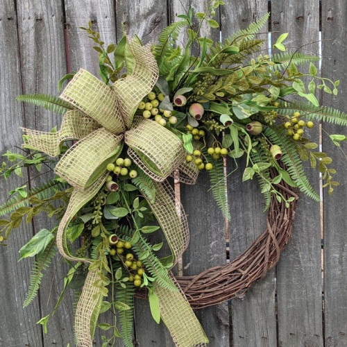 Everyday Pod and Burlap Wreath-The Most Perfect Home Decoration This Year