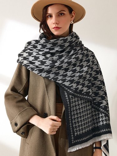 Cashmere Casual Houndstooth Fringed Scarf