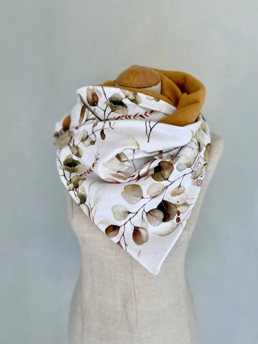 Printed Floral Triangle Warm Scarf