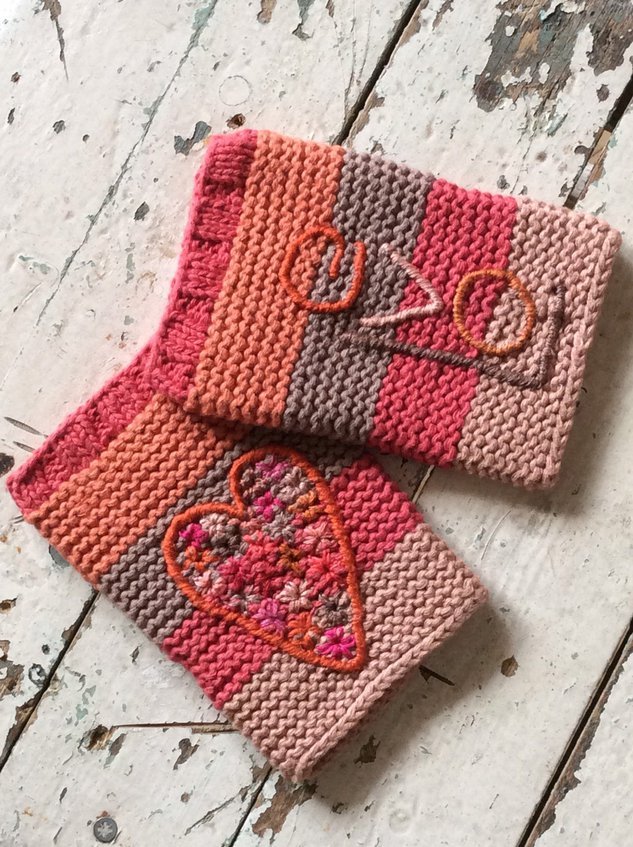 Love Embroidered Woolen Warm Gloves