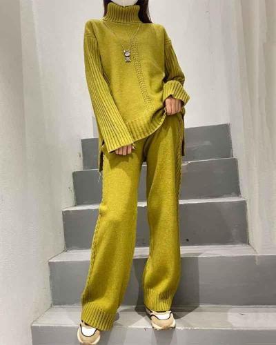 Stylish casual two-piece set of turtleneck sweater & trousers