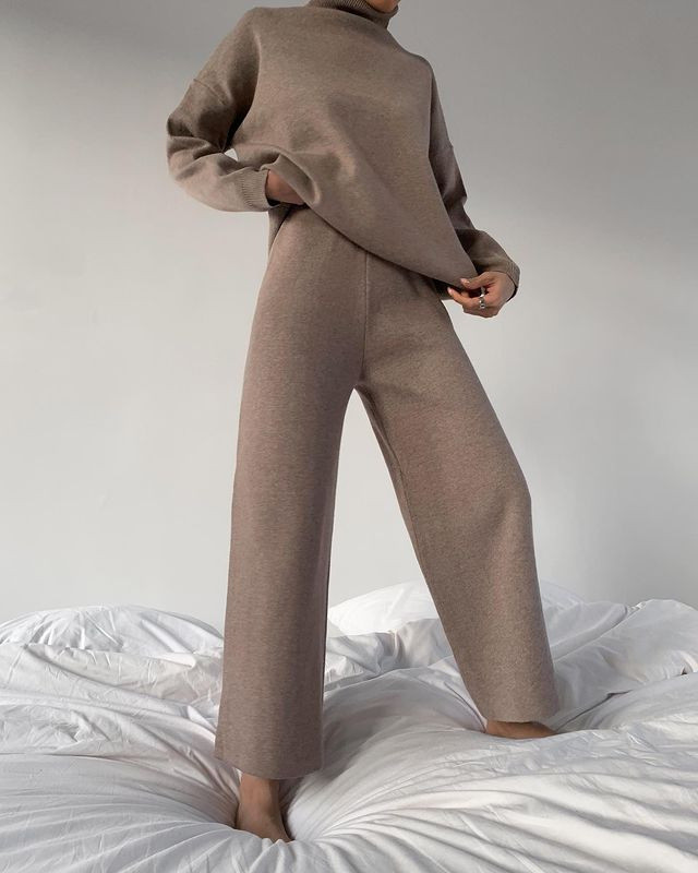 Knitted solid color loose casual suit