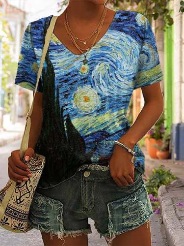 🔥Buy 3 Get 10% Off🔥Women's Van Gogh Starry Sky Oil Painting Print V-Neck T-Shirt