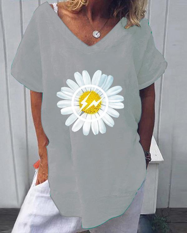 Daisy Print Casual V-Neckline Short Sleeve Blouses