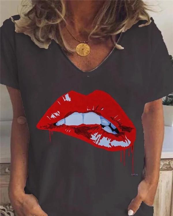 V-neck Lip Print Loose T-shirt