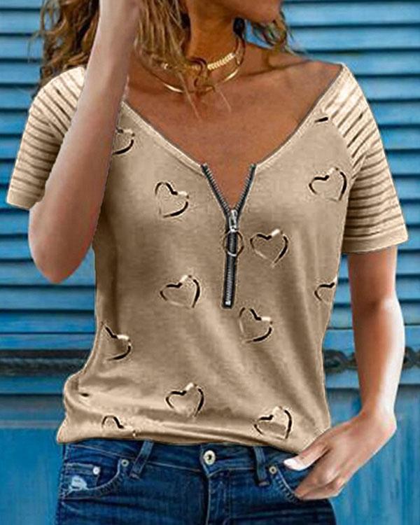 Plus Size Heart Print Zipper V Neck Short Sleeve Blouse