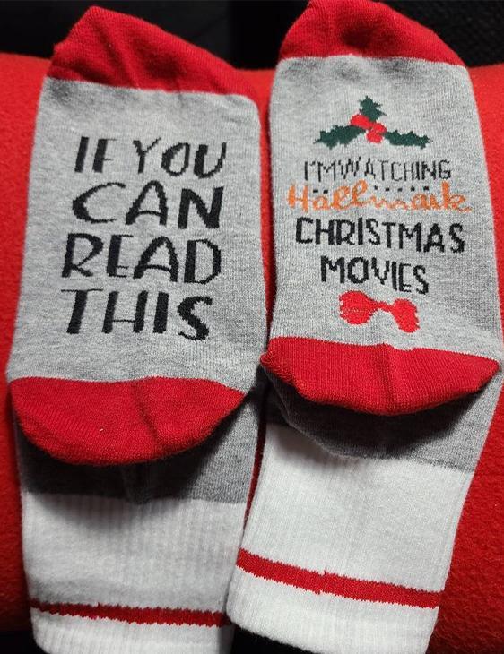 If You Can Read This I Am Watching Christmas Movies Unisex Socks