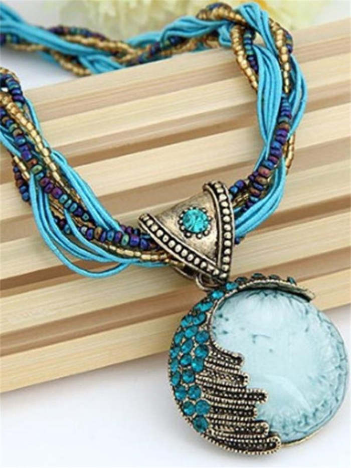 Wisherryy Vintage Turquoise Rhinestone Studded Beaded Necklace