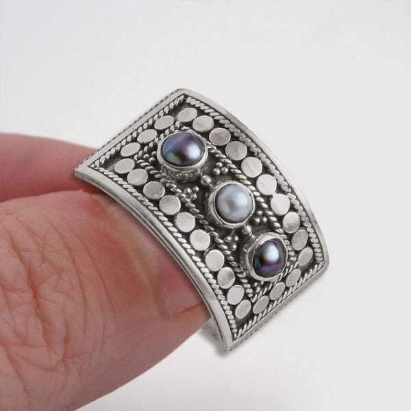 Last Day 75% OFFThree-Stone Pearl Carved Geometric Ring