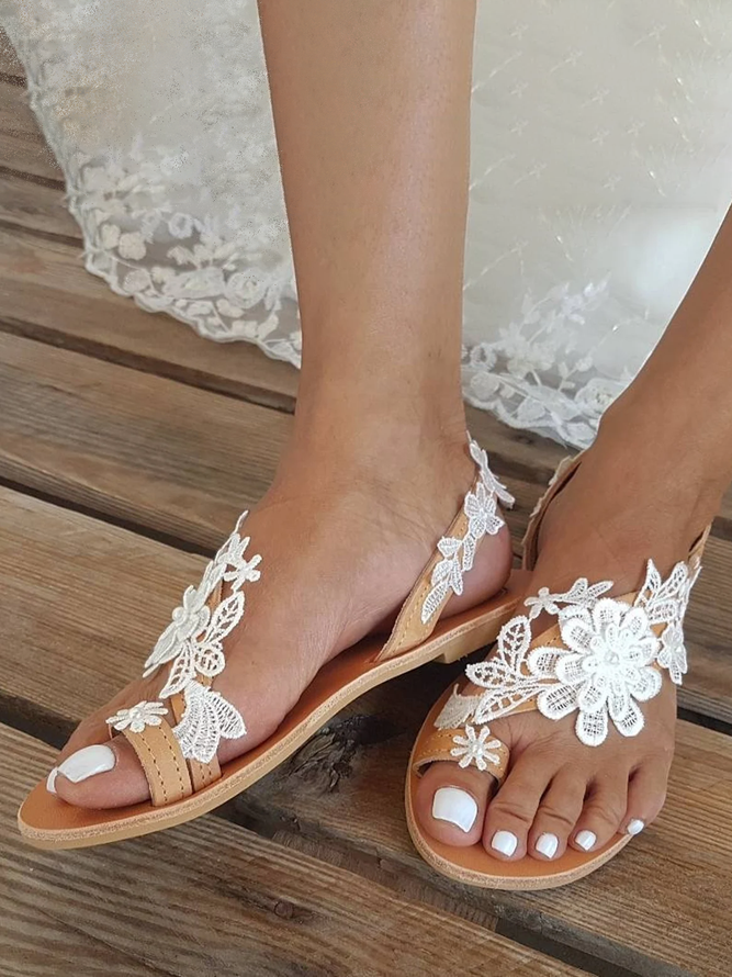 Bohemian Style Flower Flip-Toe Flat Beach Sandals