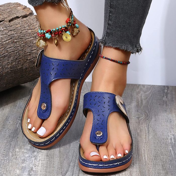 2023 Summer New Women's Metal Decor Feature Pattern Wedge Flip-Flops