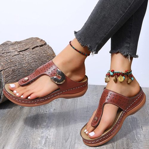 2023 Summer New Women's Metal Decor Feature Pattern Wedge Flip-Flops