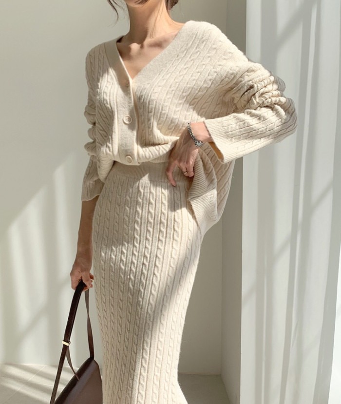 Temperament and personality knitted suit