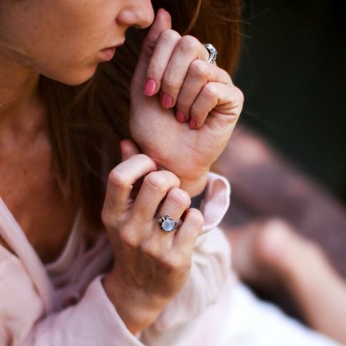 🔥 Last Day Promotion 70% OFF-🌙Rainbow Moonstone Flower Ring🌹