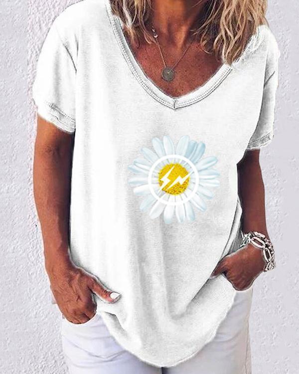 Daisy Print V-Neckline Short Sleeve Casual T-shirts