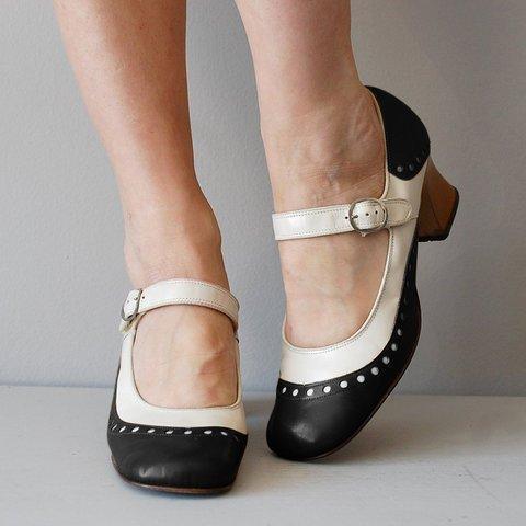 Chunky Heel Closed Toe Mary Jane Buckle Strap Shoes