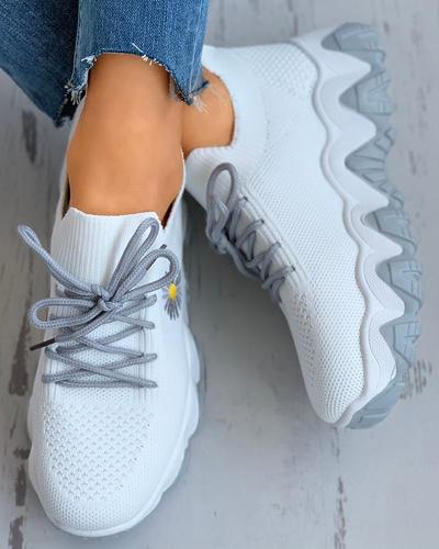 Daisy Pattern Lace-up Breathable Sneakers