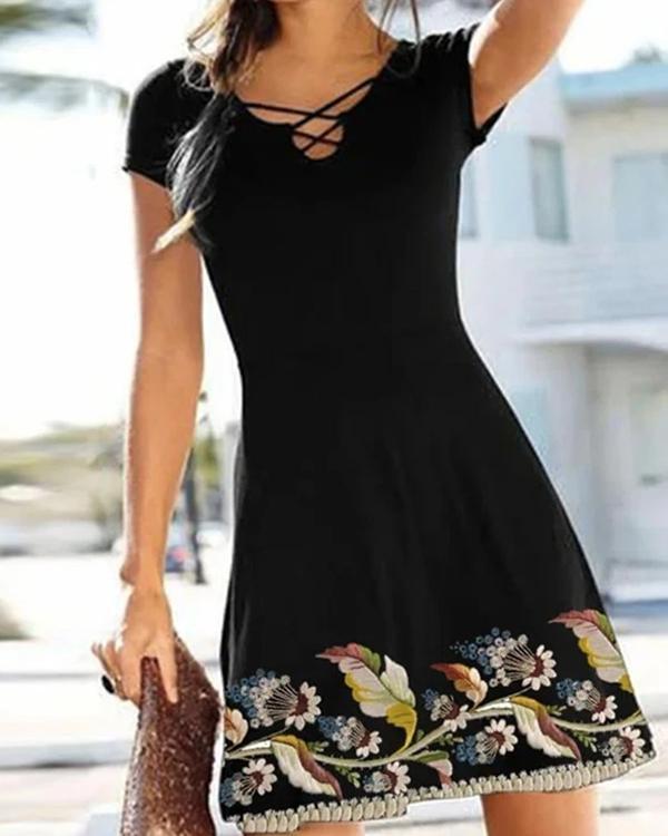 Retro Print Short Sleeve Black Mini Dress