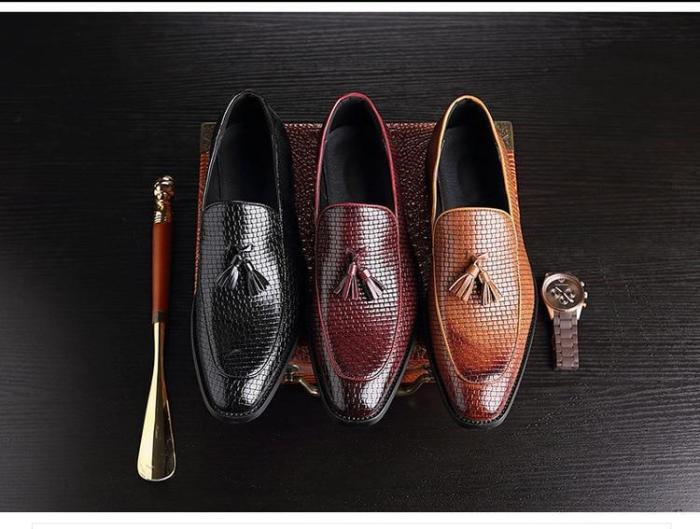HOT Men's Formal Dress Shoes England Retro Tassel Leather Loafers Shoes