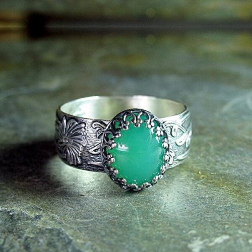 Carved Flower Emerald Silver Ring