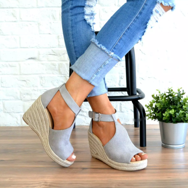 chic espadrille wedges