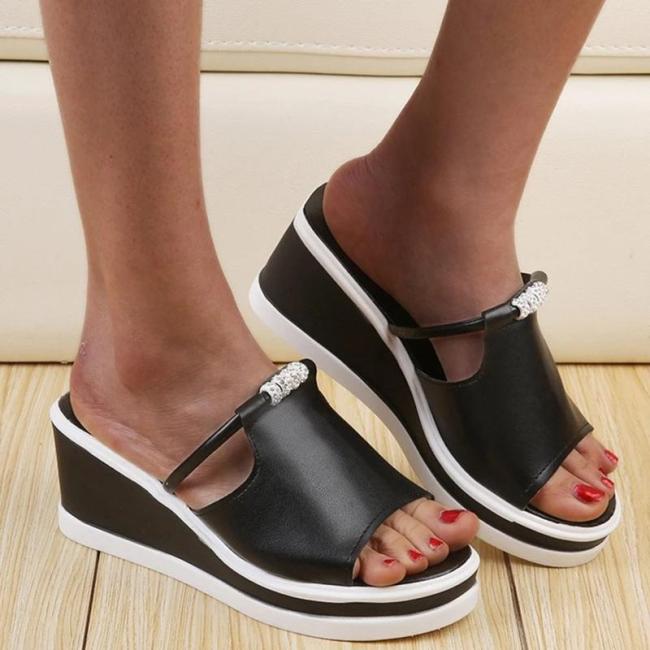 full slippers with wedge heel