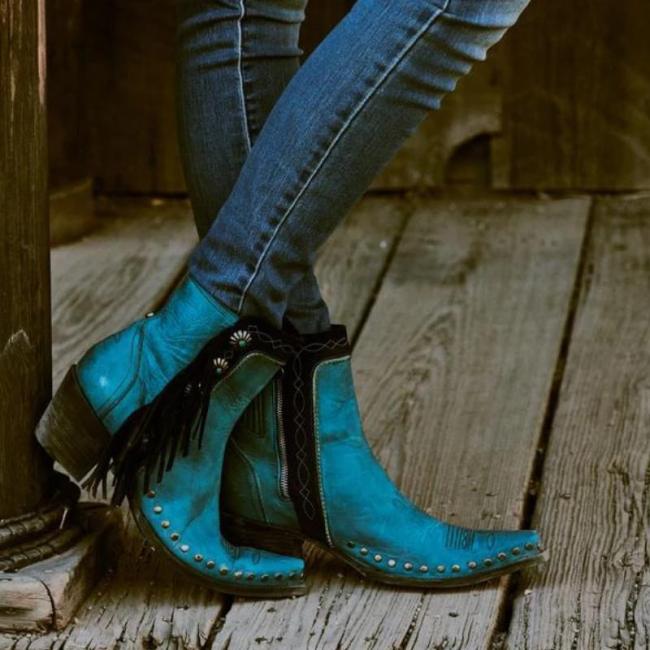 flat pointed boots