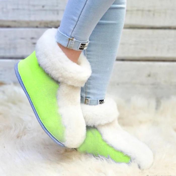 Women‘s Fashion Fluorescent Double-Sided Plush Soft Short Boots