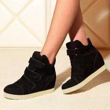 Women's Velcro Closed Toe Nubuck Flat Heel Sneakers