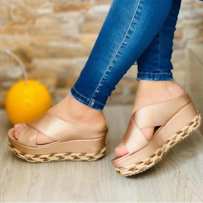 Women's Fashionable And Comfortable Slippers