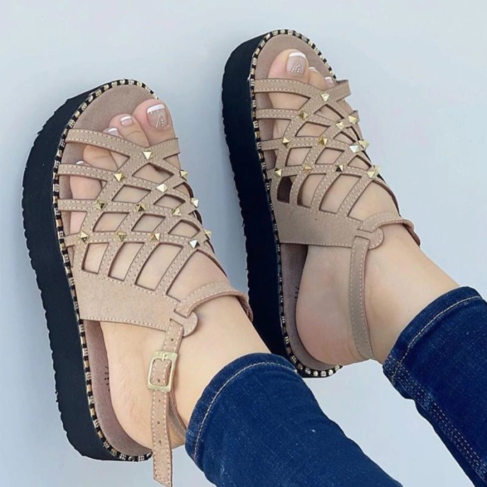Women's Casual Fashion Hollow-out Rivet Adjusting Buckle Flat Sandals