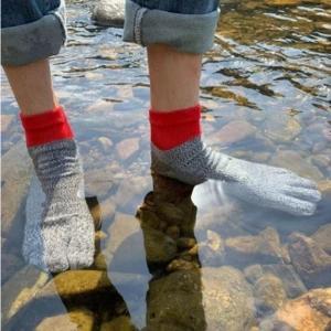 (One Size Fits All) Indestructible non-slip socks