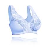 Front hooks, stretch-lace, super-lift, and posture correction – ALL IN ONE BRA!