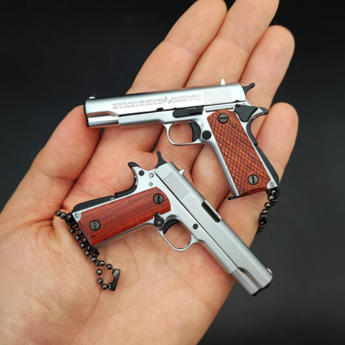 1:3 solid wood handle M1911 model alloy keychain