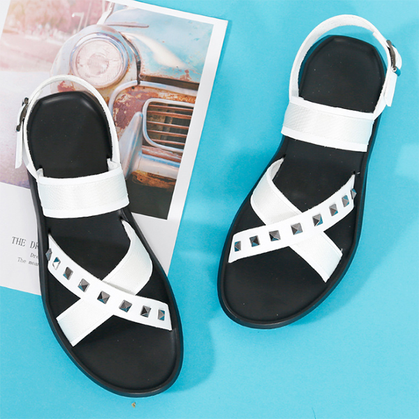 Men's Leather Summer Leisure Open Toe Beach Personality Rivet Sandals