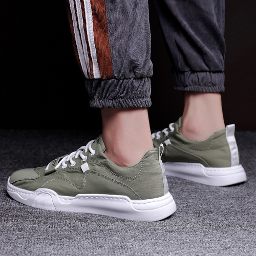 Men's Sports Fashion Breathable Solid Color Comfortable Shoes