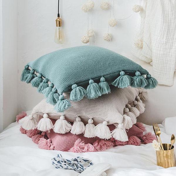 Tassels Knitted Throw Pillow case with Pompoms Tassels Suitable for Home Office Car Sofa