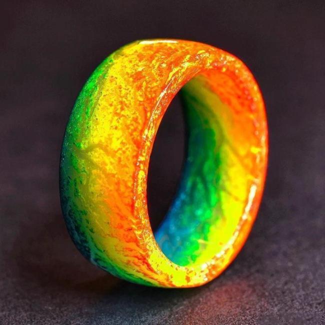 Amazing Ring - Glow In The Dark-remain visible for several hours