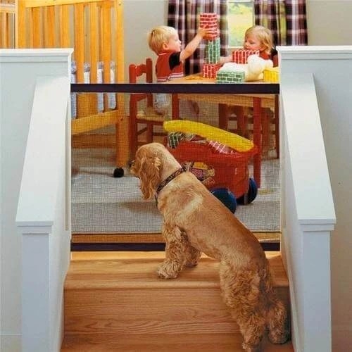 PORTABLE KIDS &PETS SAFETY DOOR GUARD