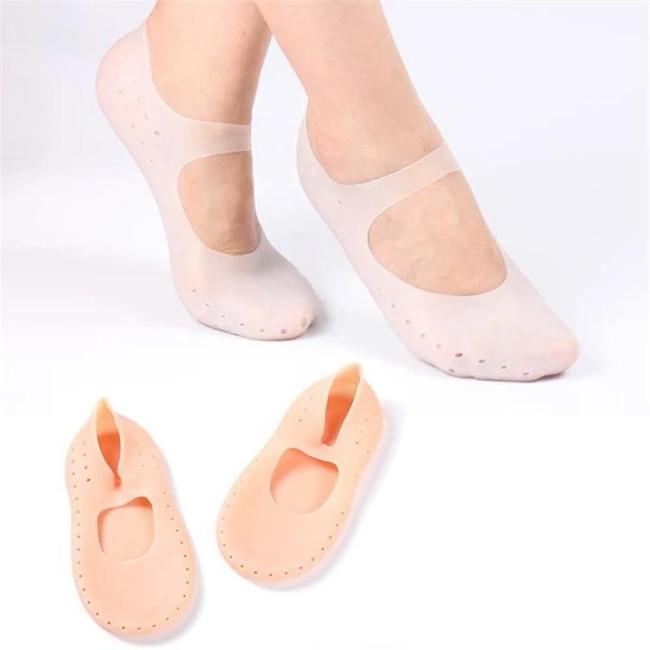 Anti-dry and anti-cracking foot socks