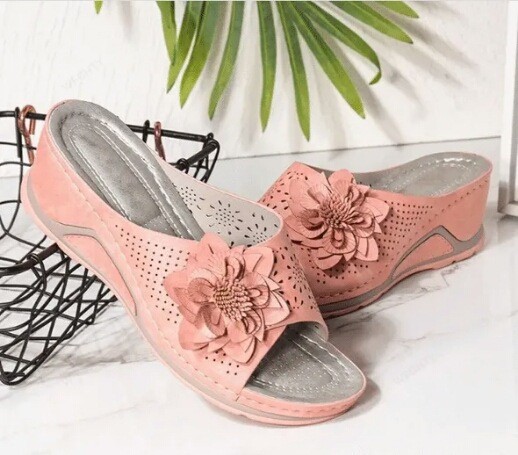 Hollow-out Wedge Leisure Sandals Flower Beach Shoes