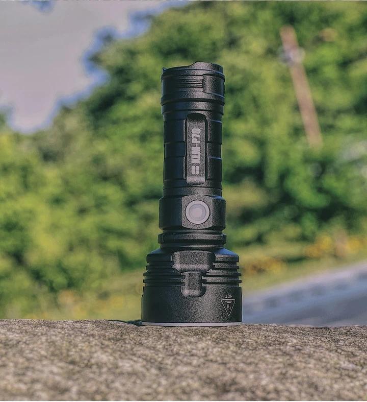 US$ 49.99 - XHP70.2 Powerful Flashlight - www.maicei.com