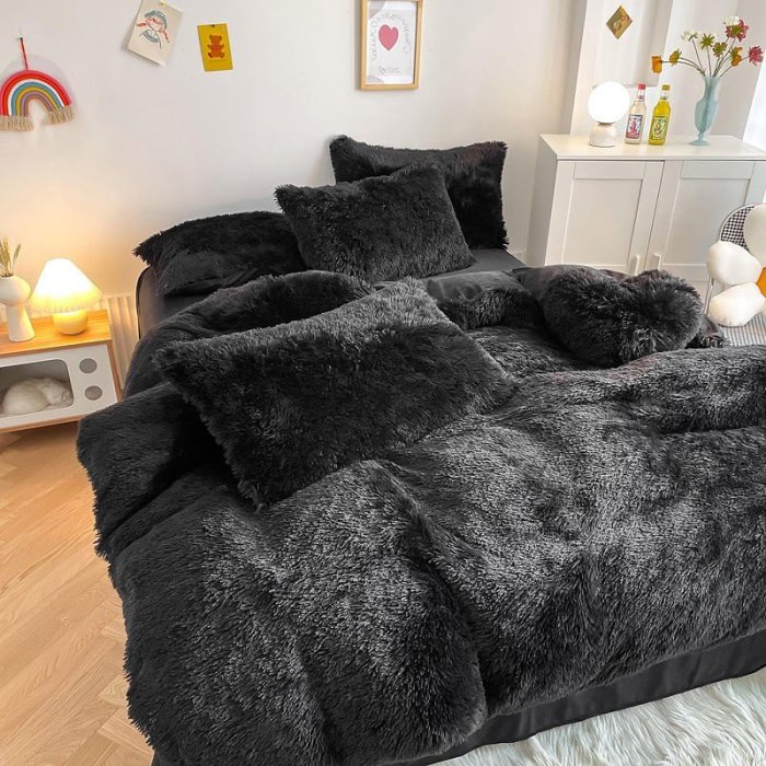 Fluffy Blanket With Pillow Cover 3 Pieces Set（Free shipping🔥）